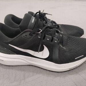 Nike Black and White Running Shoes